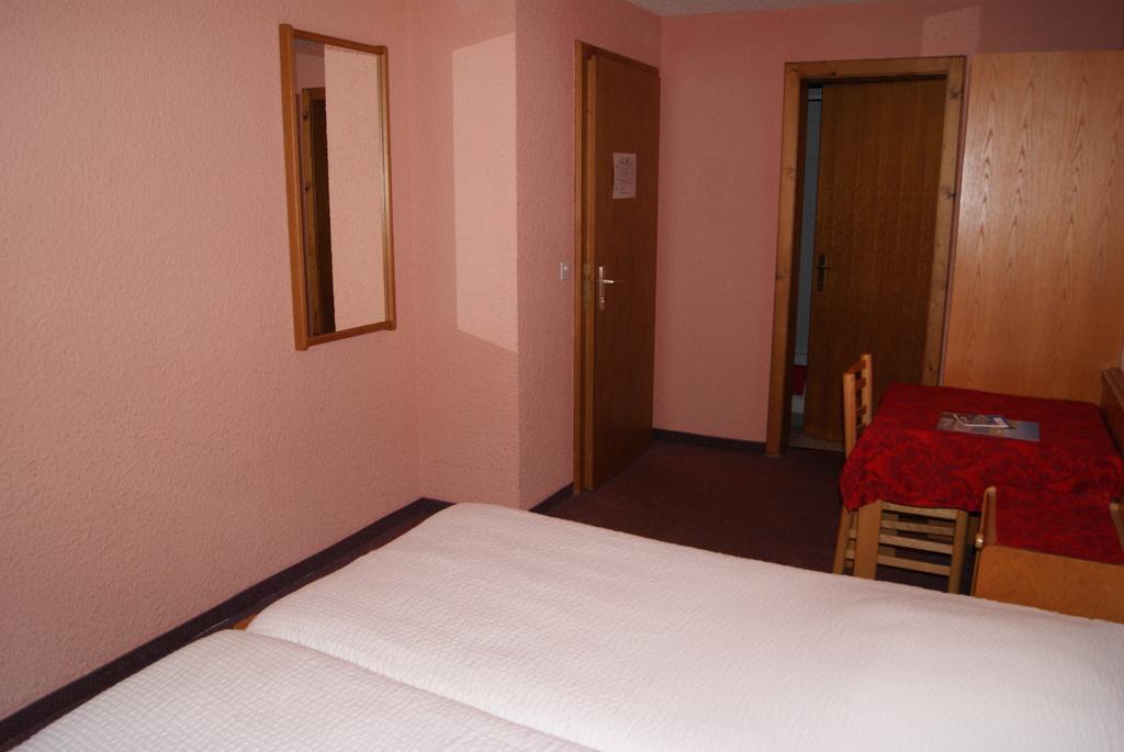 Hotel Restaurant Du Cret Bourg-Saint-Pierre Zewnętrze zdjęcie