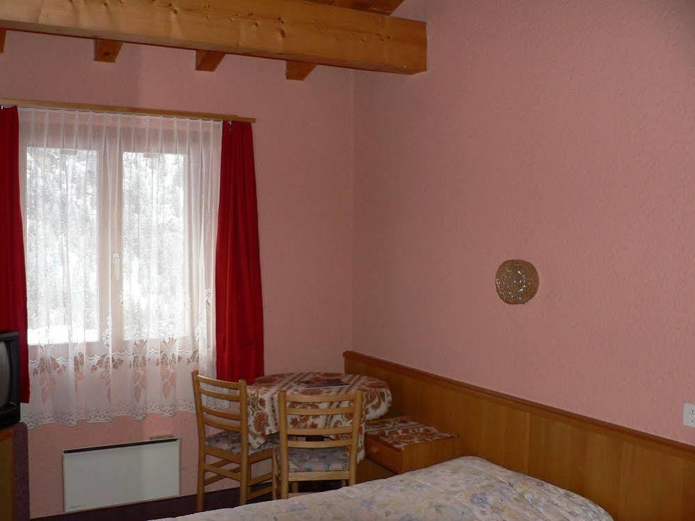 Hotel Restaurant Du Cret Bourg-Saint-Pierre Zewnętrze zdjęcie